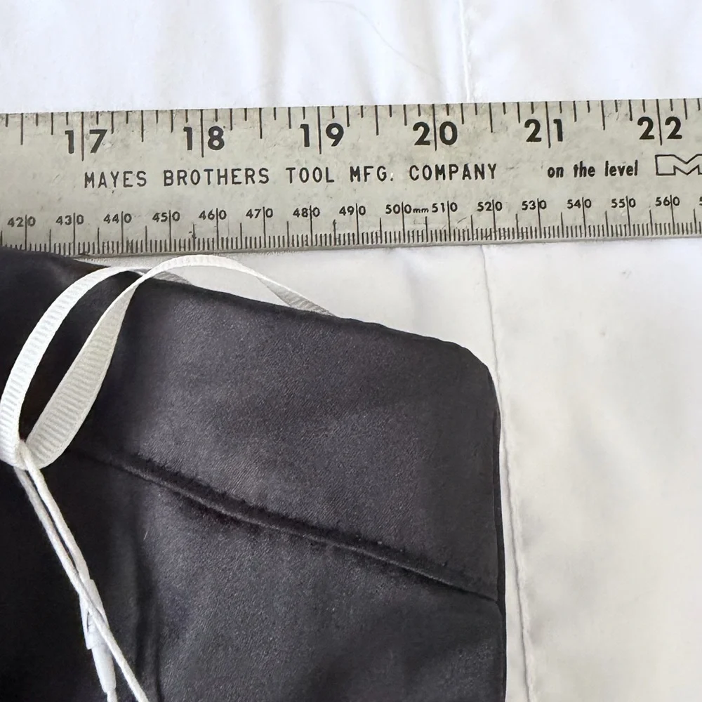 Elegant Black Satin Dress - Picture 9 of 12